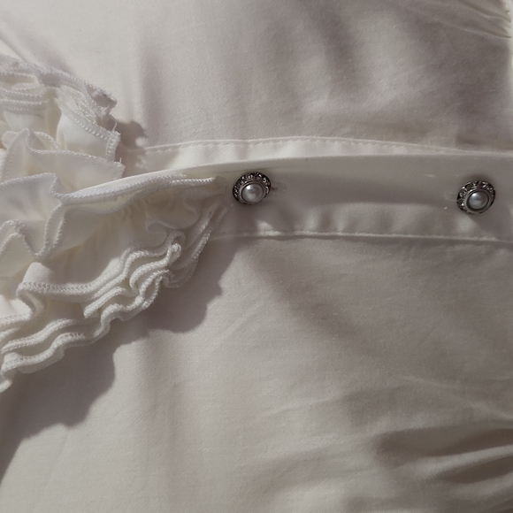 NWT Ruffled collared button down - Picture 2 of 3